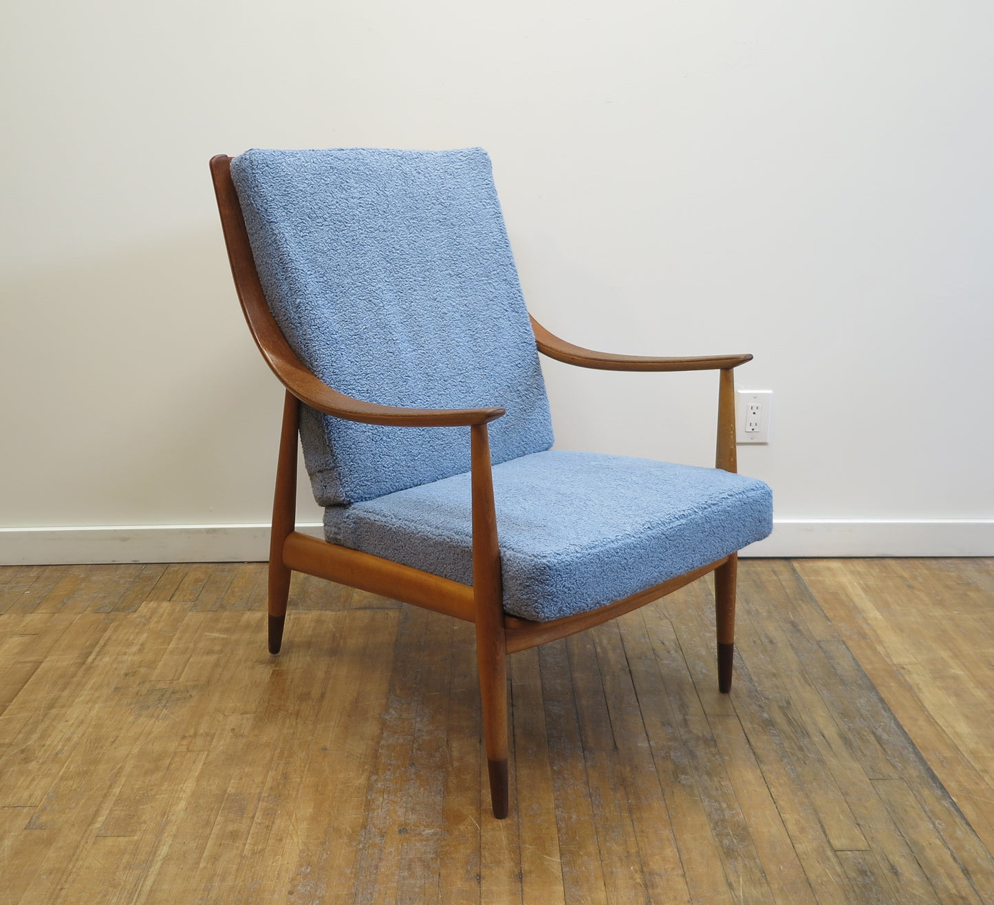 Peter Hvidt & Orla Molgaard Nielsen Lounge Chair FD-145