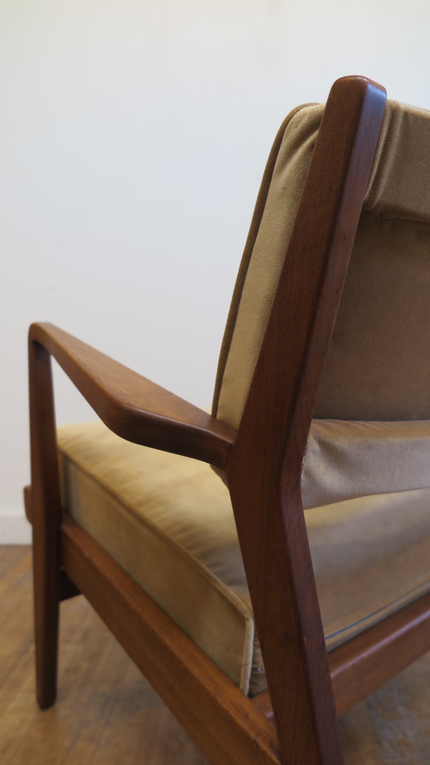 Jens Risom Lounge Chair Model U430
