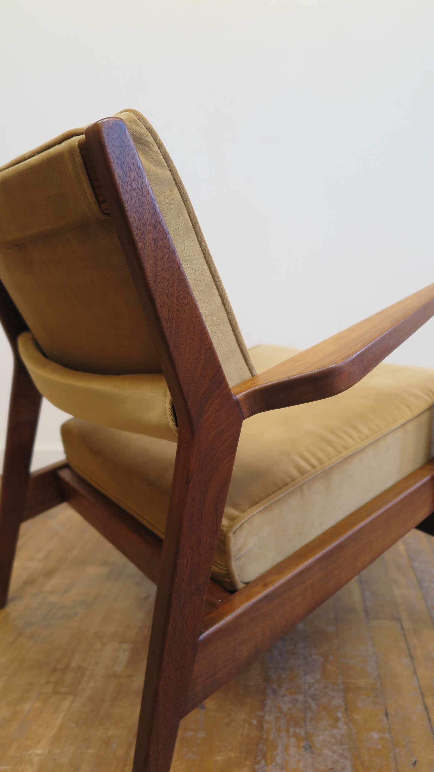 Jens Risom Lounge Chair Model U430