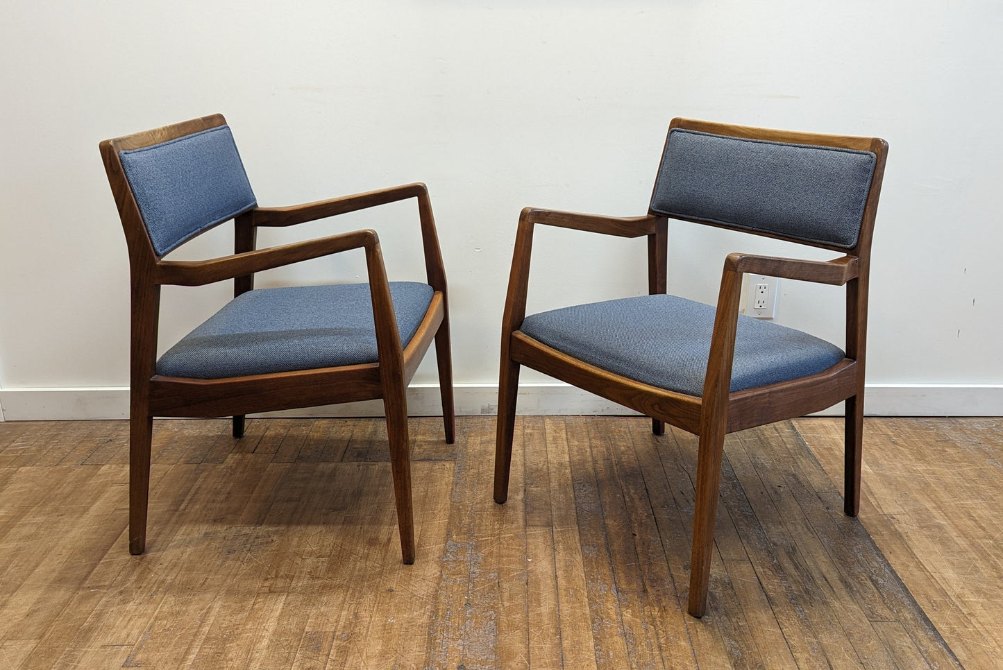 Jens Risom Playboy chairs C140