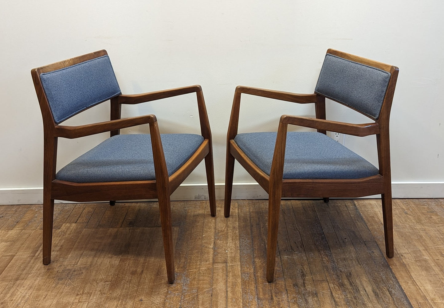 Jens Risom Playboy chairs C140