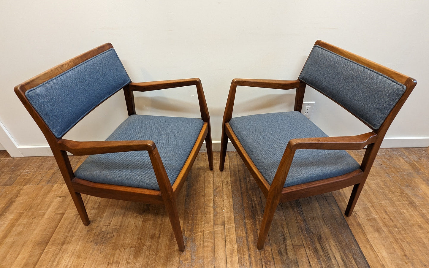 Jens Risom Playboy chairs C140