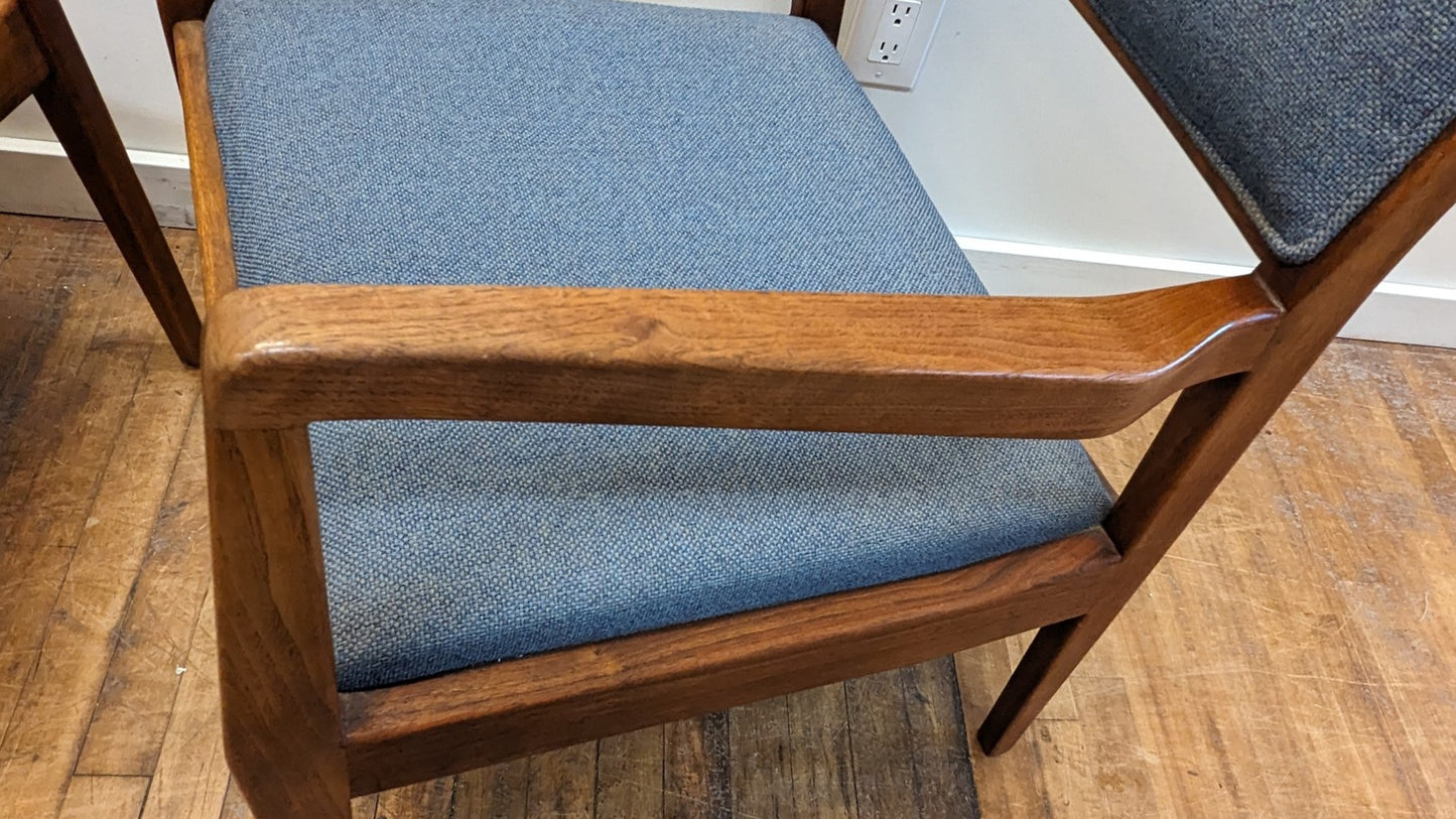 Jens Risom Playboy chairs C140