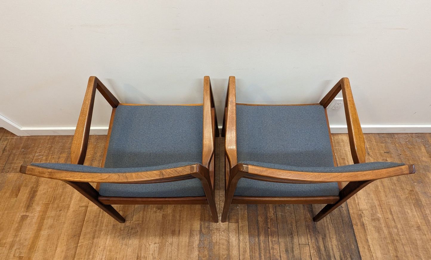 Jens Risom Playboy chairs C140