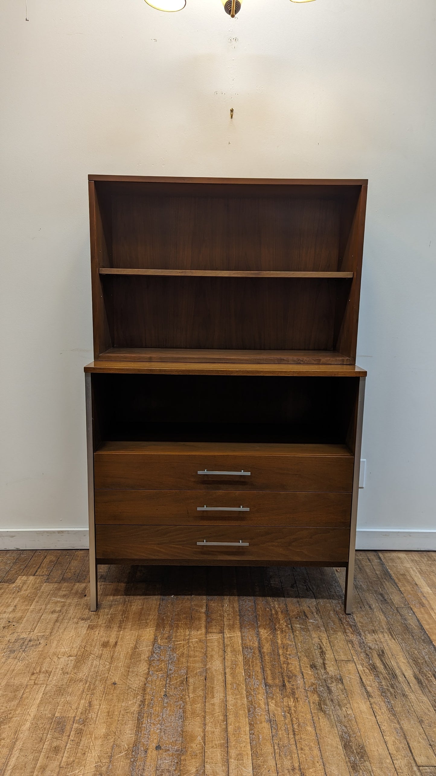 Paul McCobb for Calvin Linear Group Display Cabinet