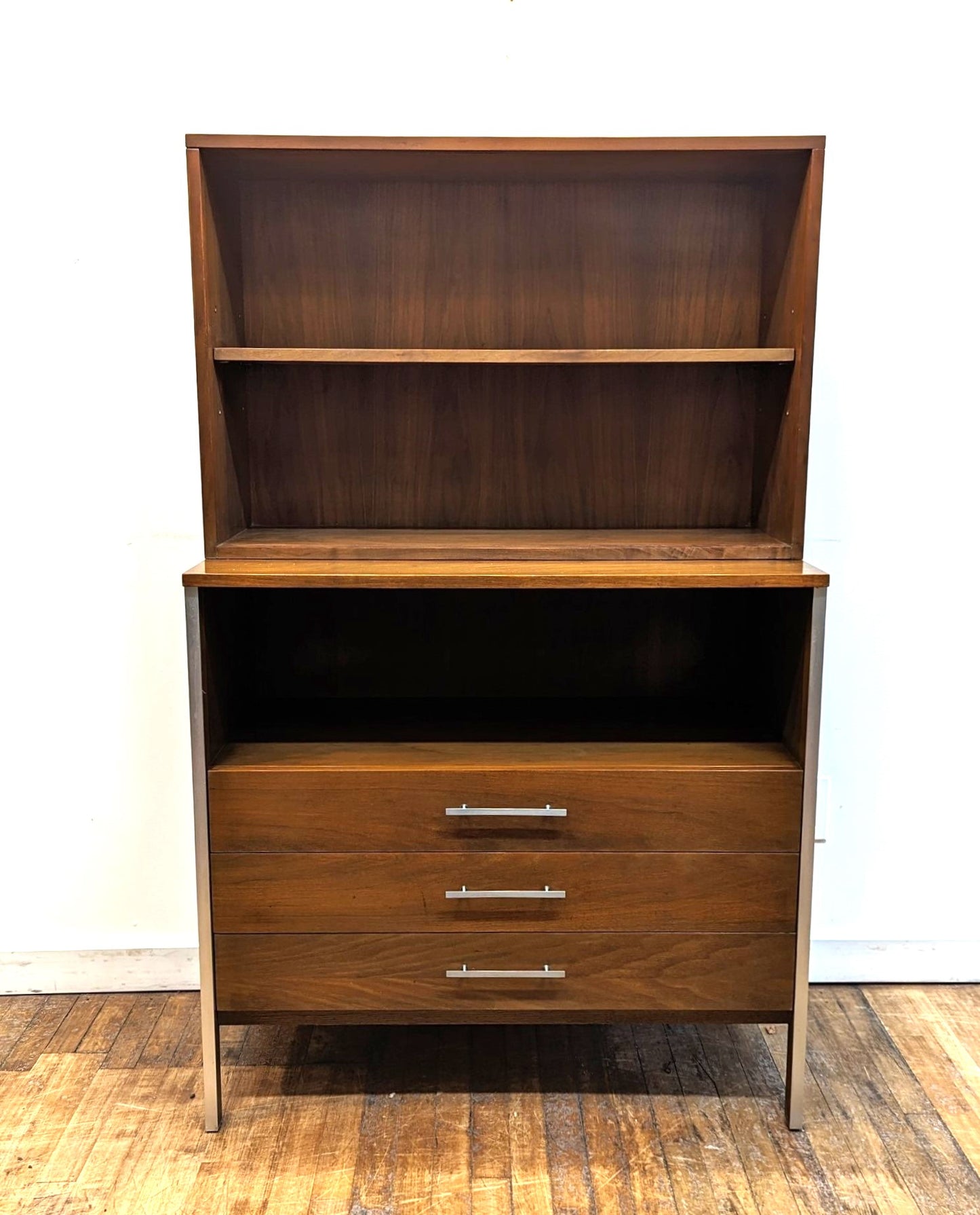 Paul McCobb for Calvin Linear Group Display Cabinet