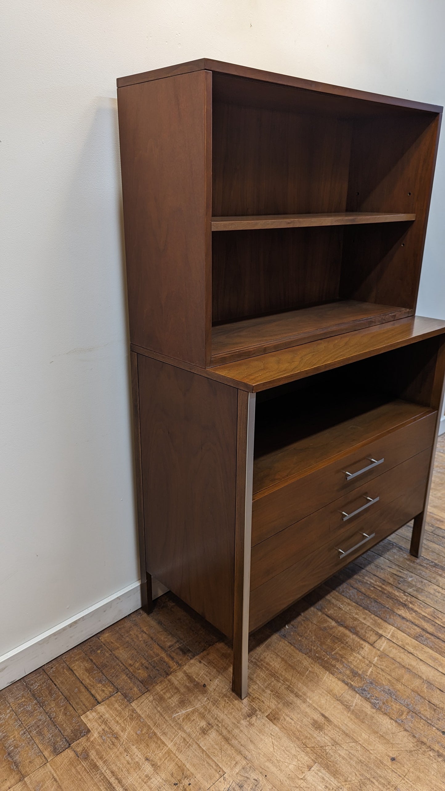 Paul McCobb for Calvin Linear Group Display Cabinet