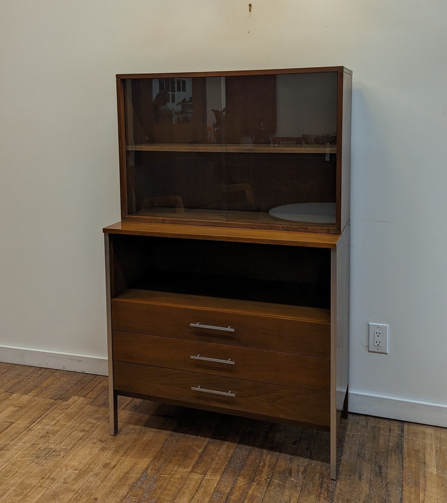 Paul McCobb for Calvin Linear Group Display Cabinet