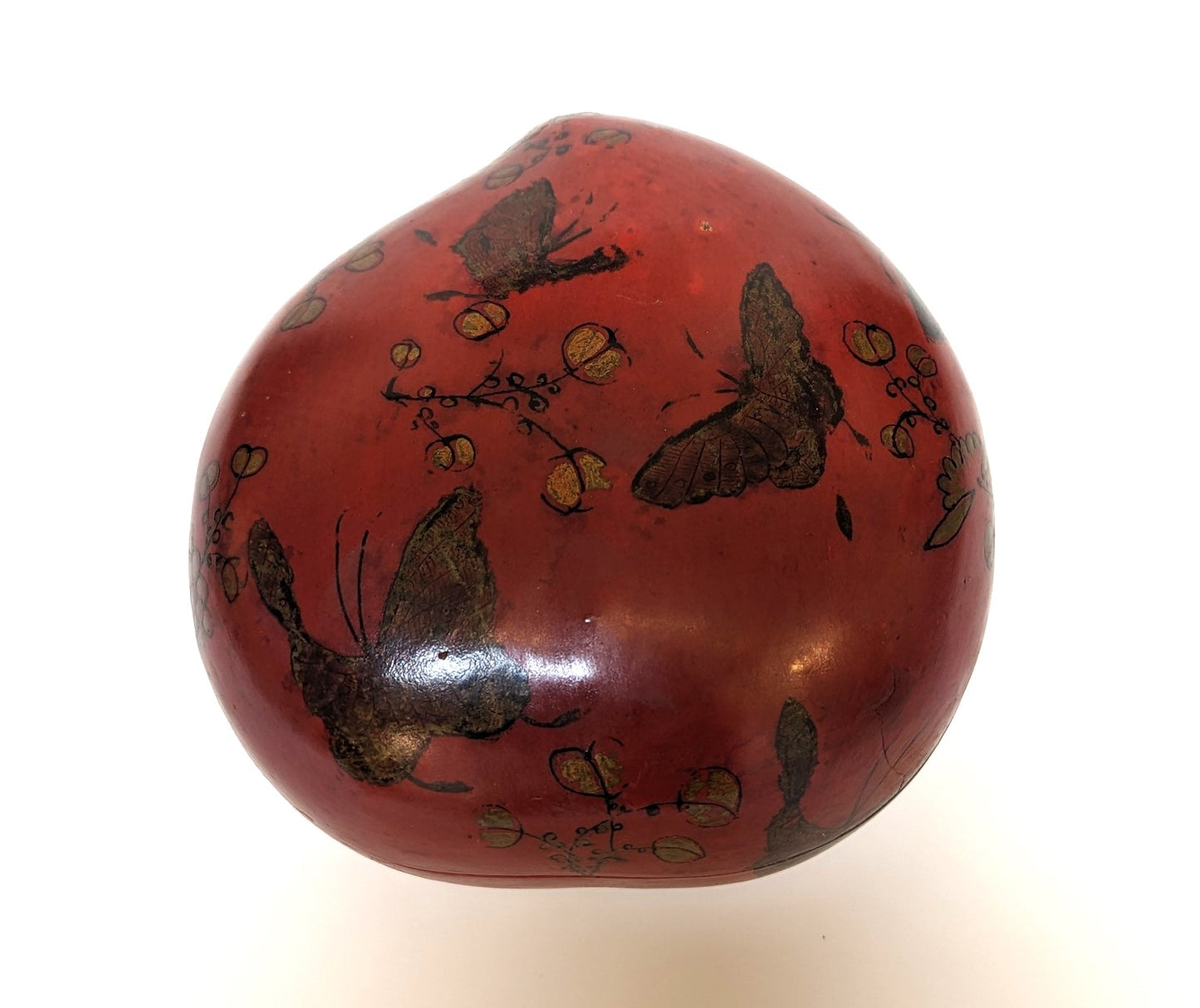 Vintage Chinese Chinoiserie Lacquer Heart Shaped Box
