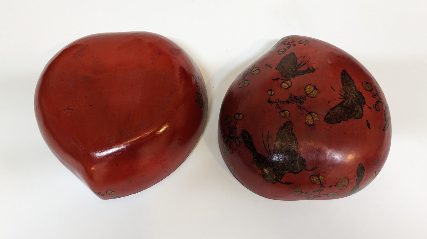 Vintage Chinese Chinoiserie Lacquer Heart Shaped Box