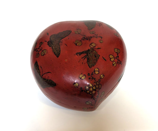 Vintage Chinese Chinoiserie Lacquer Heart Shaped Box