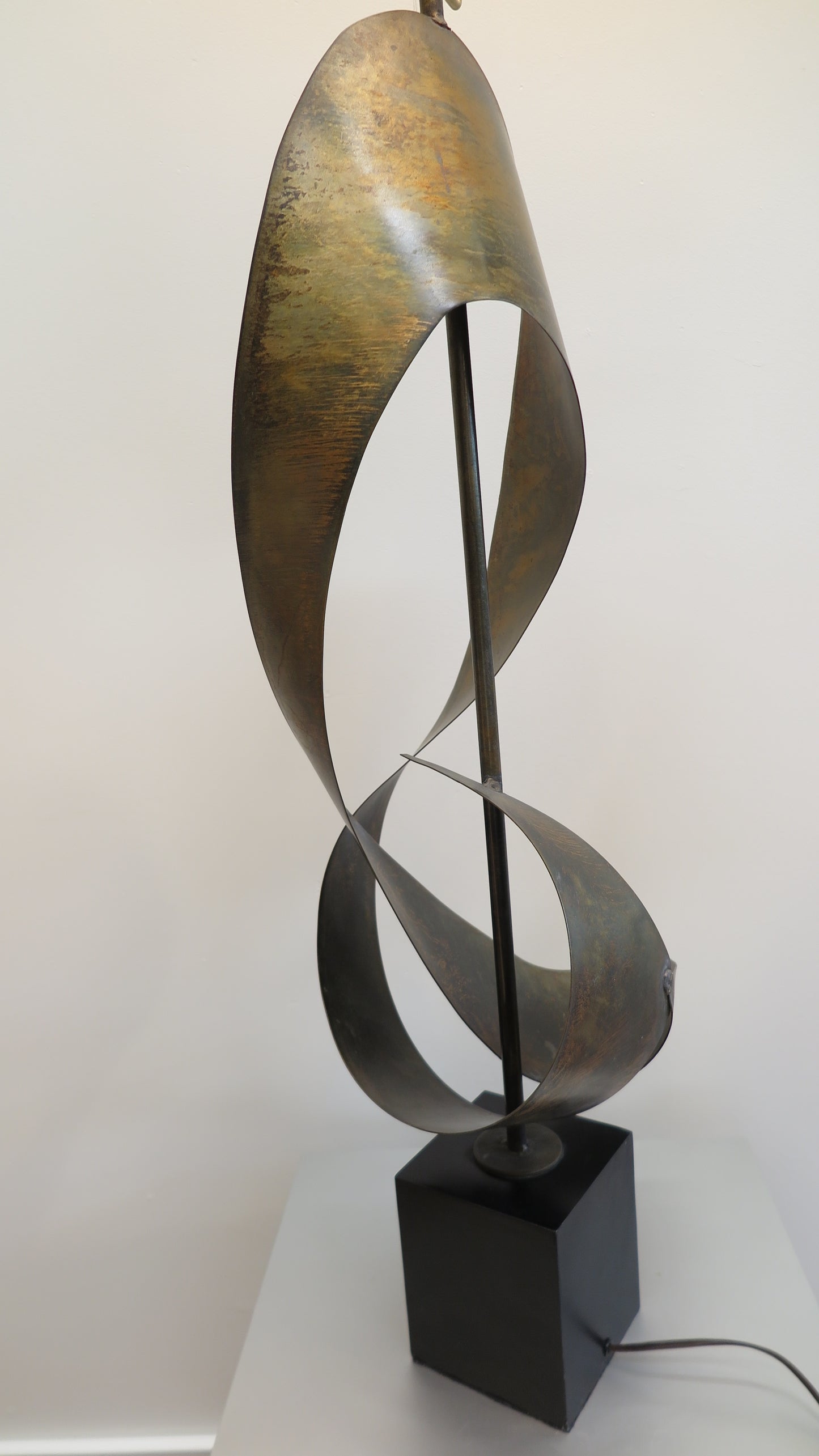 Brutalist Sculpture Lamp Richard Barr For Laurel "Ribbon Lamp"