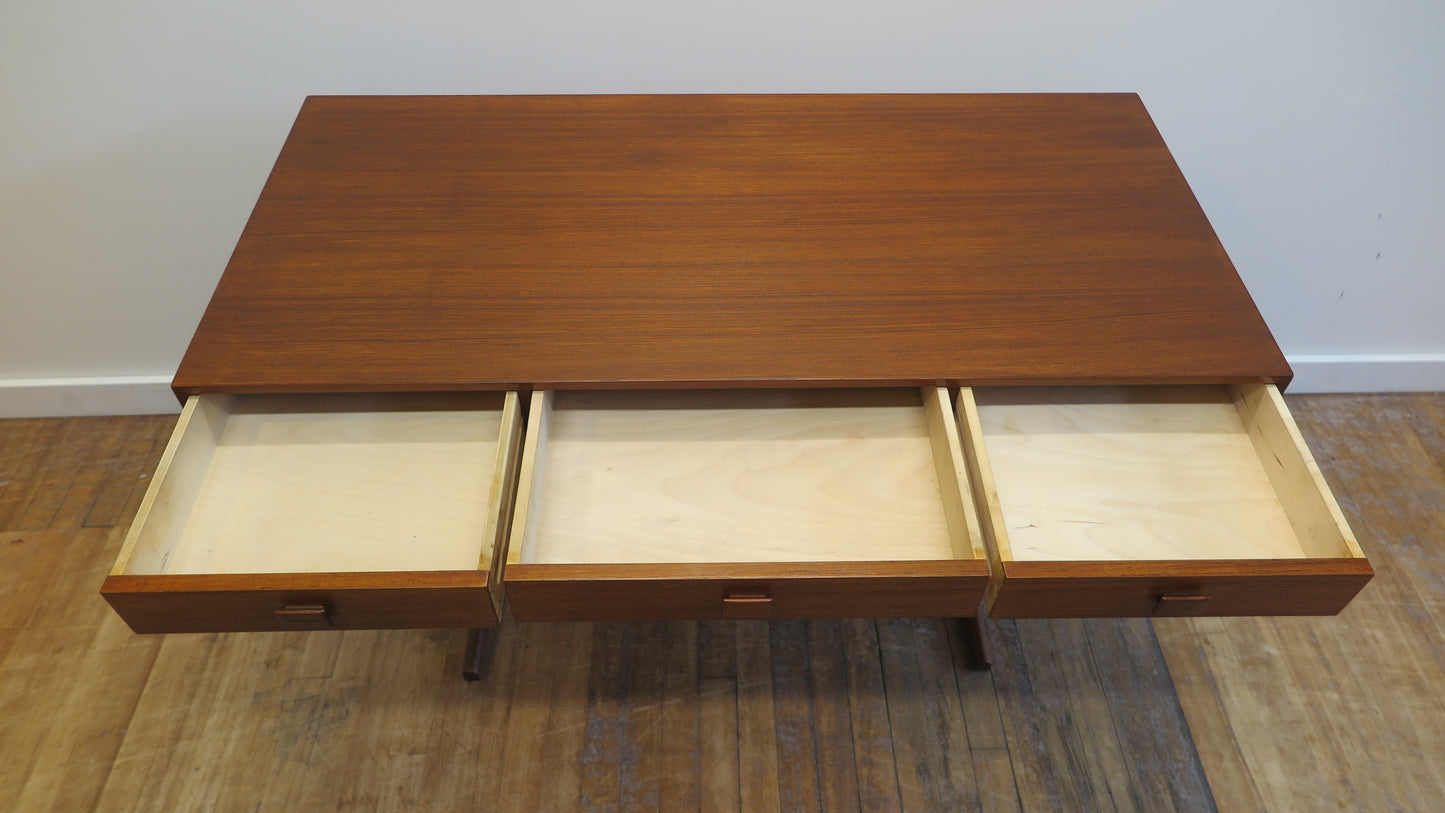 Georg Petersens Cantilever Desk