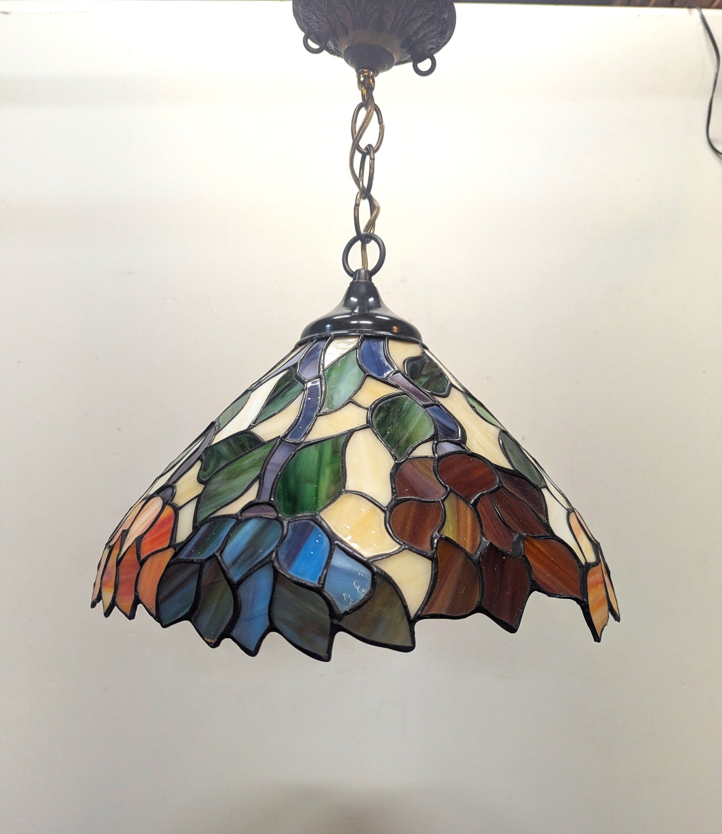 Vintage 1940s Tiffany Style Wisteria Stained Glass Pendant Light